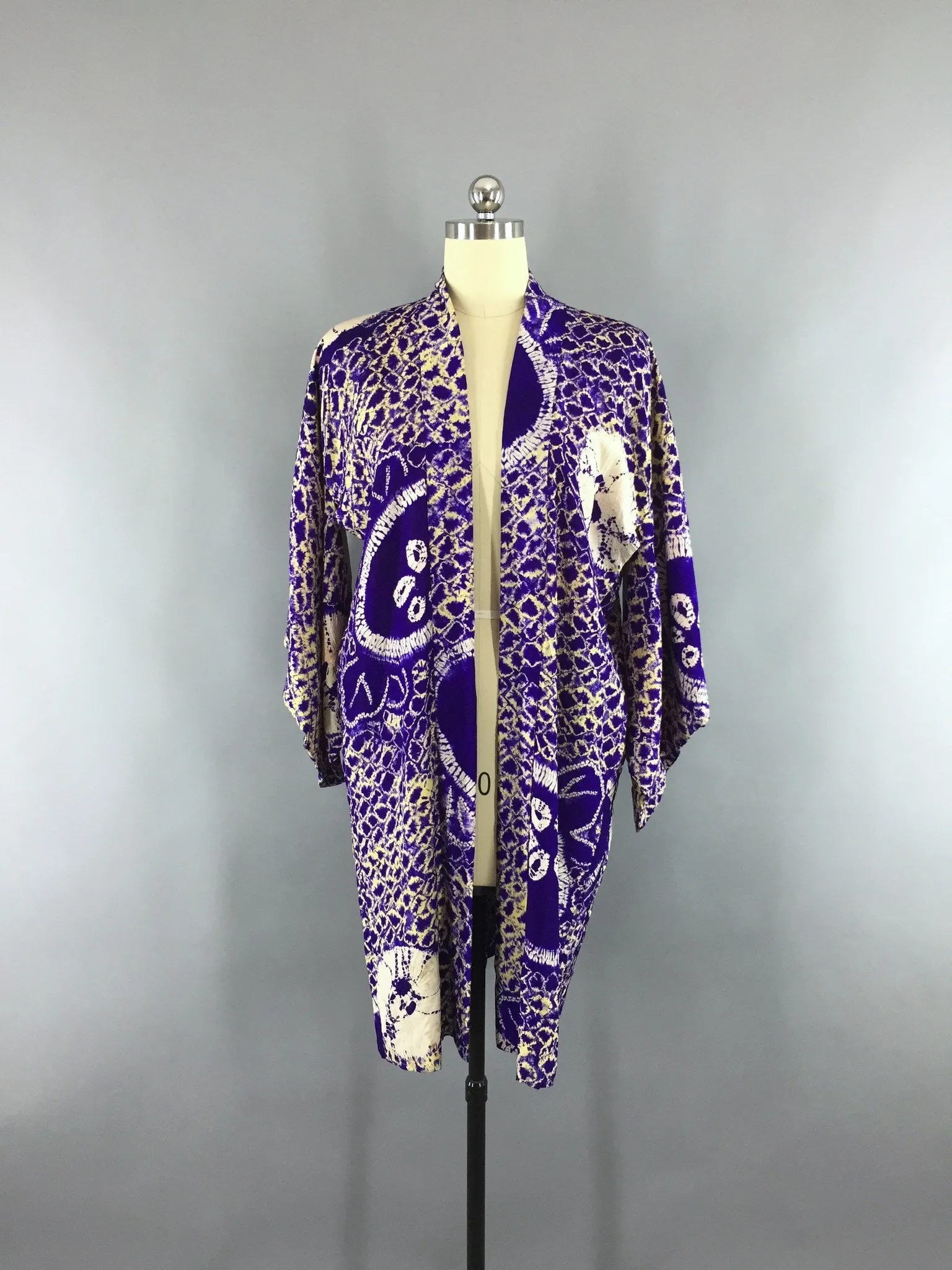 1910s-1920s Vintage Silk Haori Kimono Cardigan Jacket in Purple Shibori with Love Birds