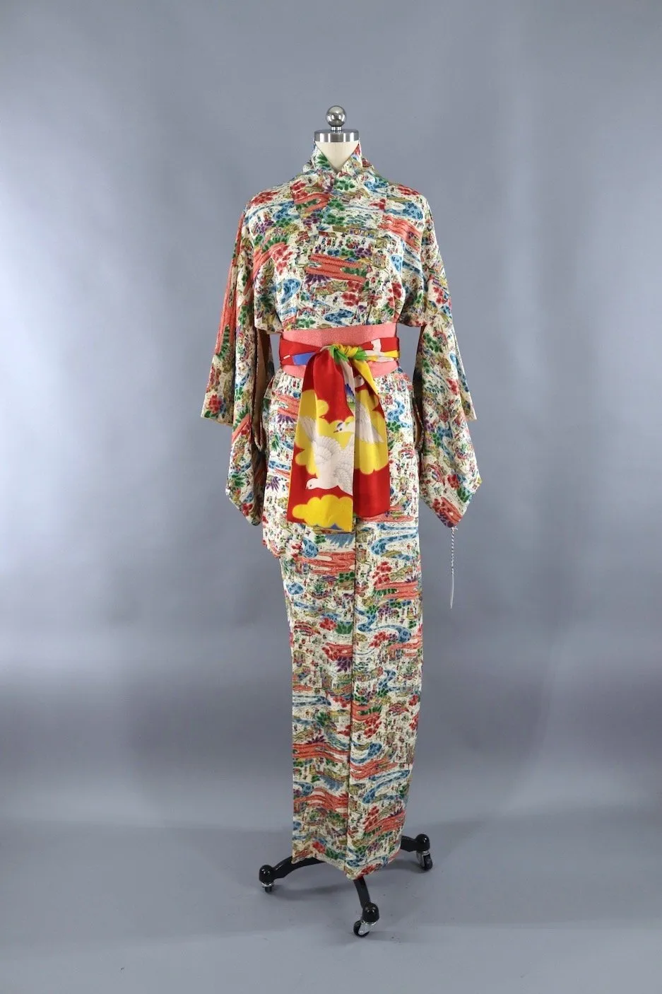 1940s Vintage Silk Kimono Robe / Village River Novelty Print