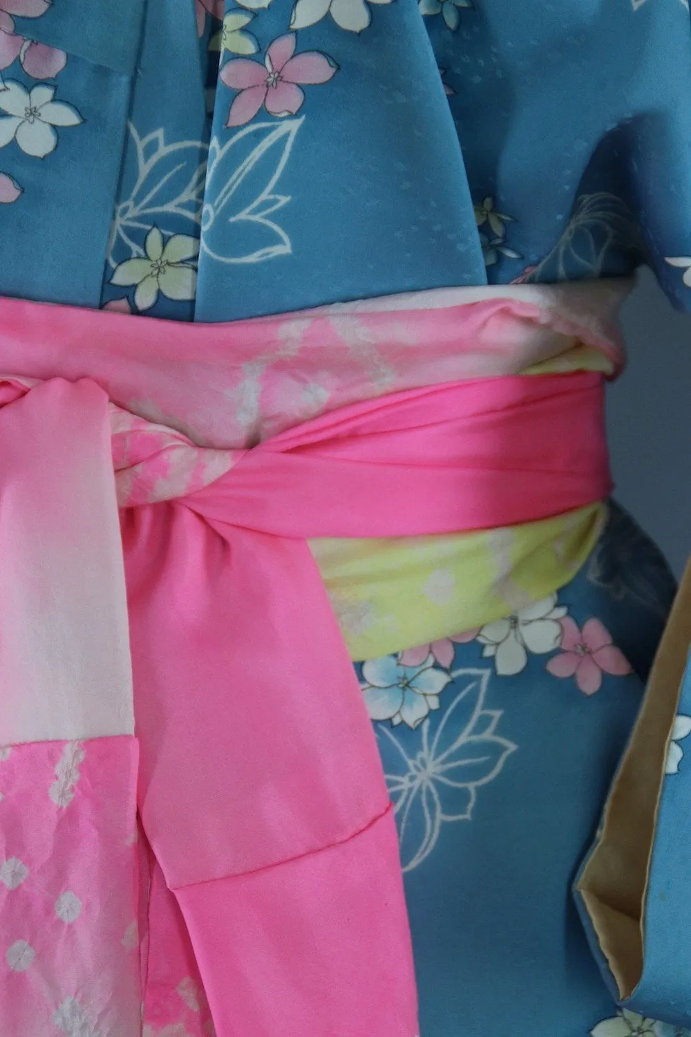 1950s Vintage Silk Kimono Robe / Blue & Pink Floral Print