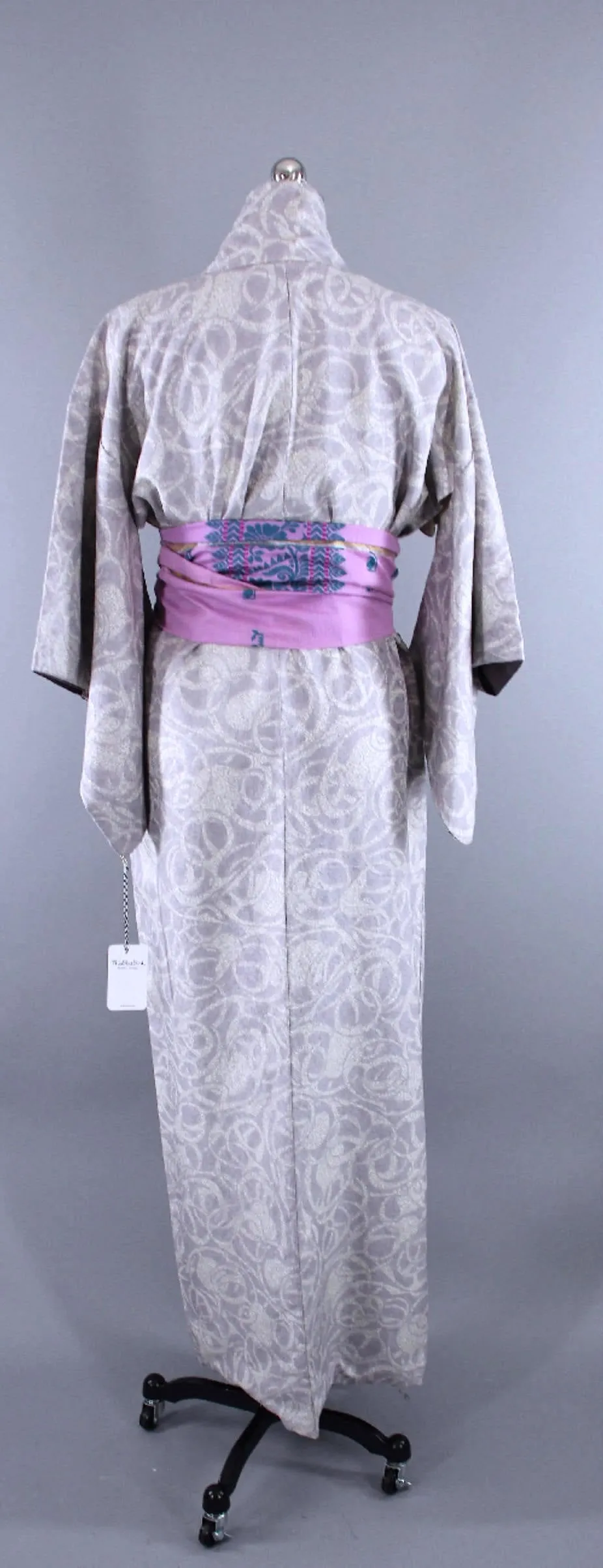 1950s Vintage Silk Kimono Robe / Lavender Purple & White Damask