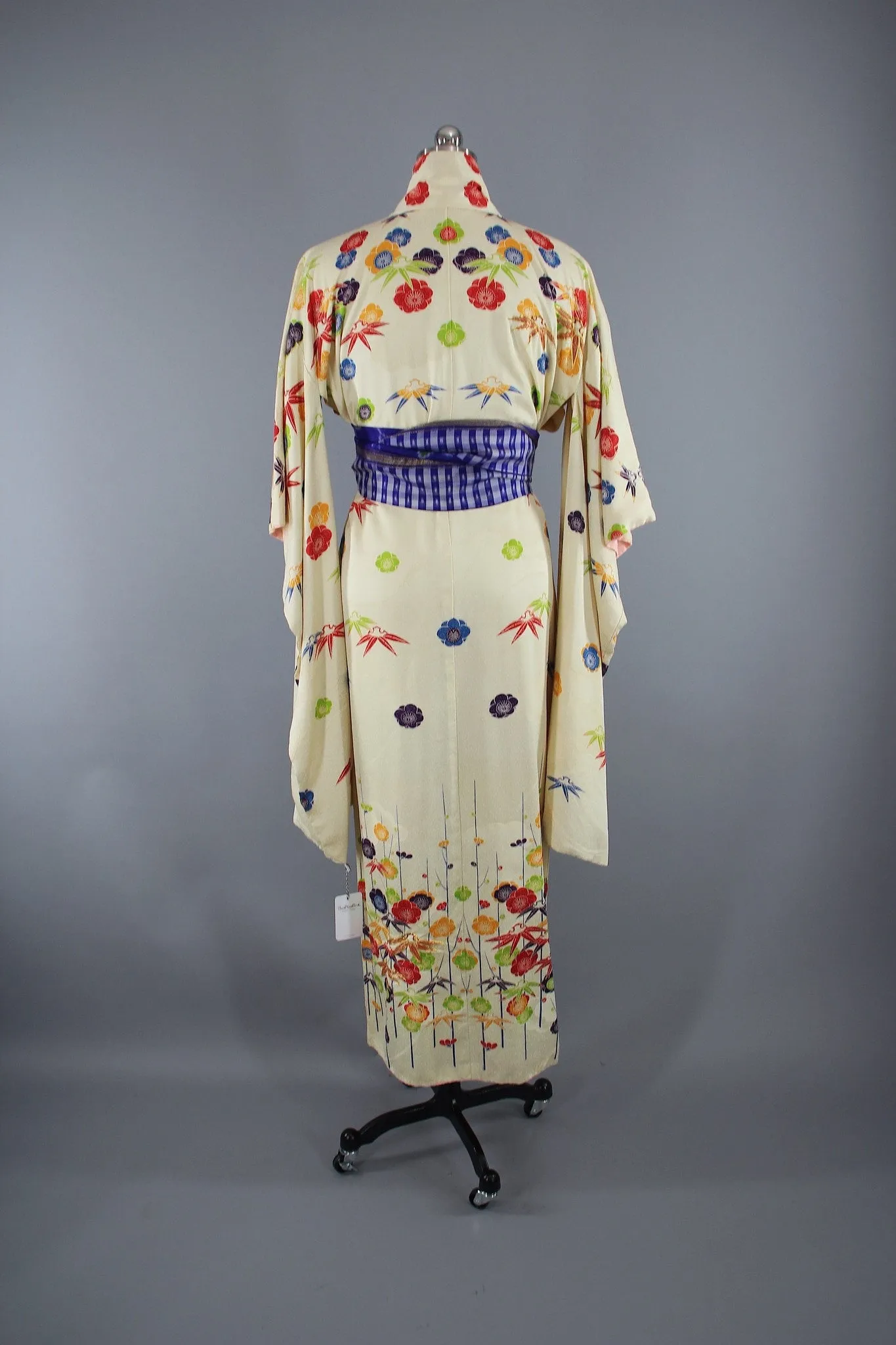 1960s Vintage Silk Kimono Robe Furisode / Ivory Floral Gold Embroidery