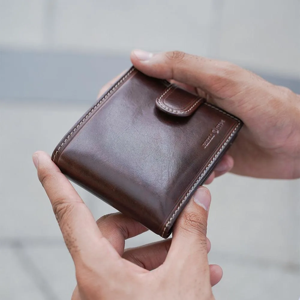 BIFOLD WALLET WITH COIN AND TAB CLOSURE