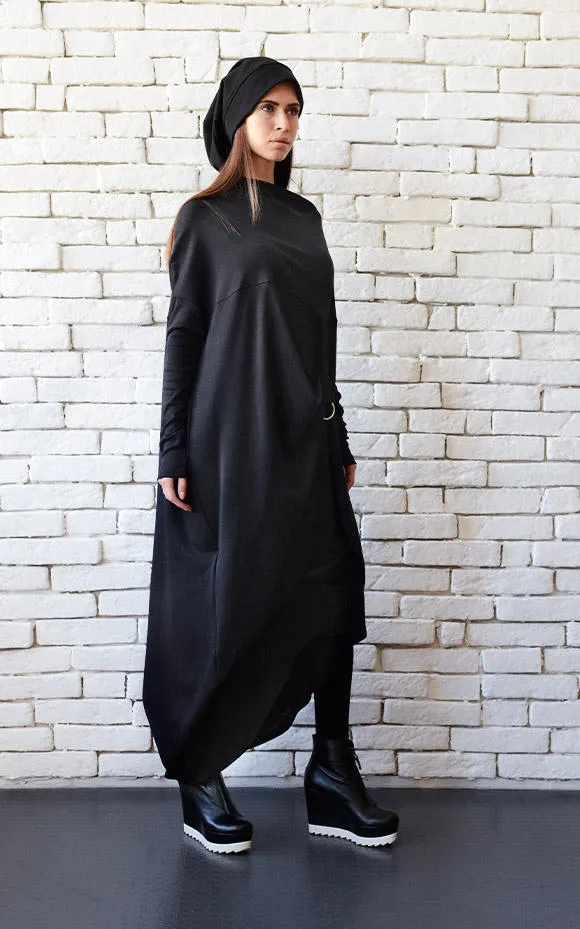 Elegant Long Sleeve Maxi Dress with Unique Avant-Garde Accent