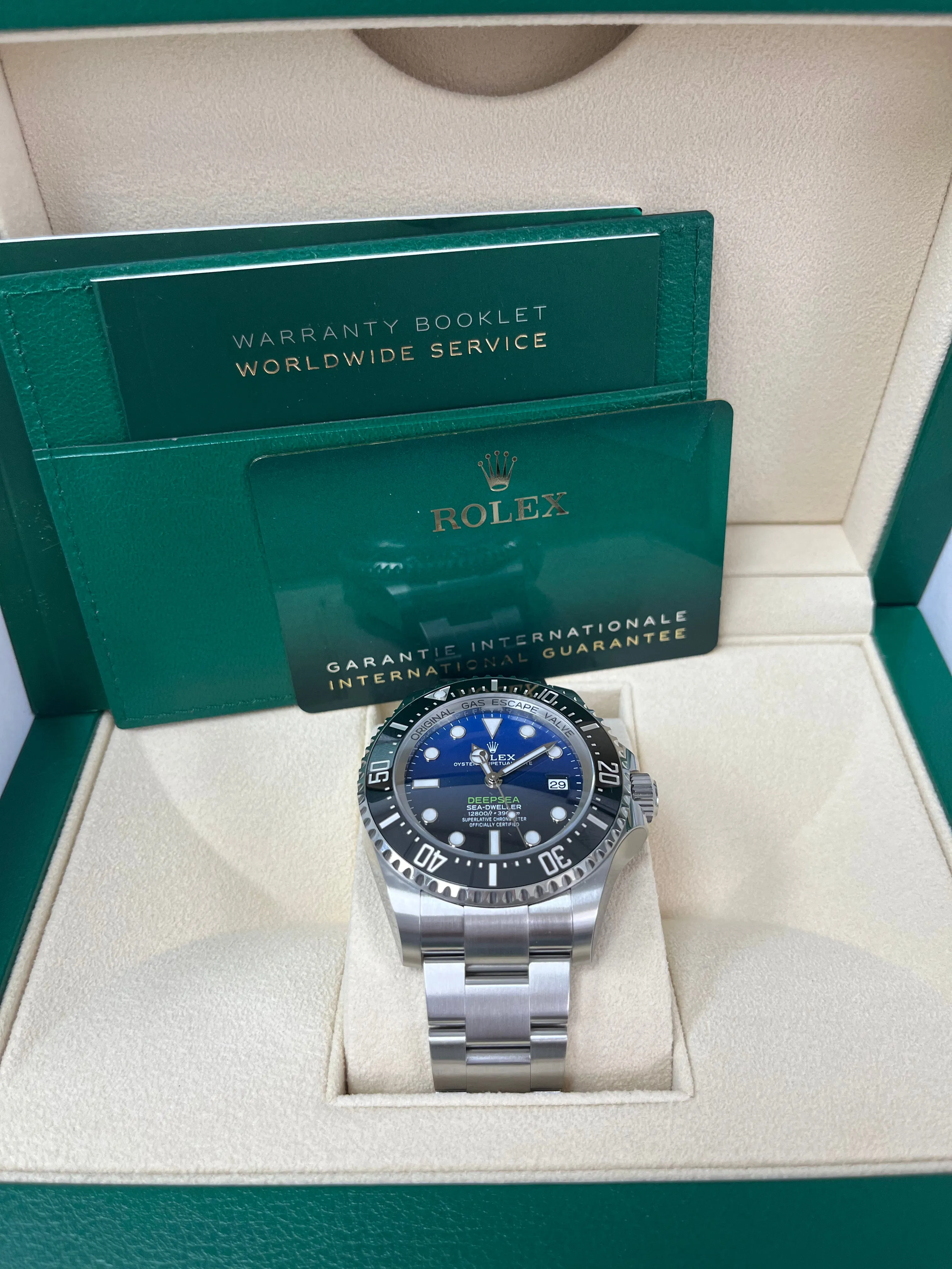 Rolex Sea-Dweller Deepsea Oystersteel Deepsea Blue Dial Oyster Bracelet James Cameron 136660